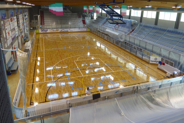 maintenance-sports-parquet-sports-hall-valdagno-sanding-painting-skating-treatment-dalla-riva-01.jpg